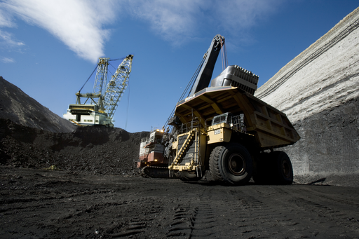 https://upload.wikimedia.org/wikipedia/commons/thumb/6/60/Coal_Mine.jpg/320px-Coal_Mine.jpg